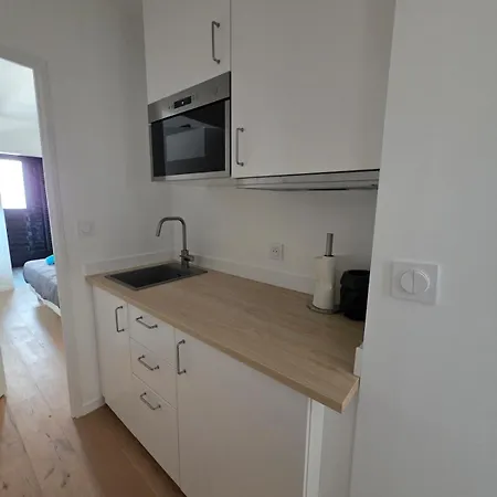 Apartment Maison Independante, 30m Carre, Entree Privee Parking Securise La Teste-de-Buch